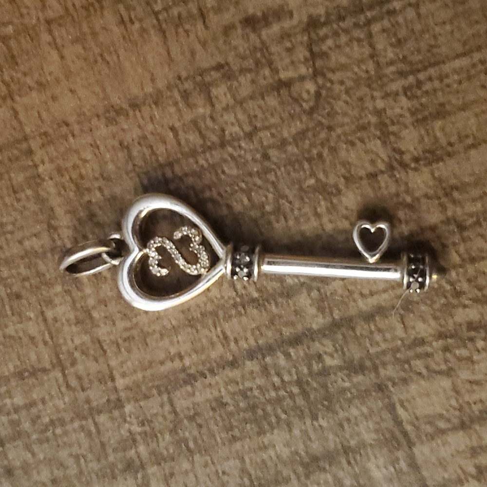 Silver diamond pendant
